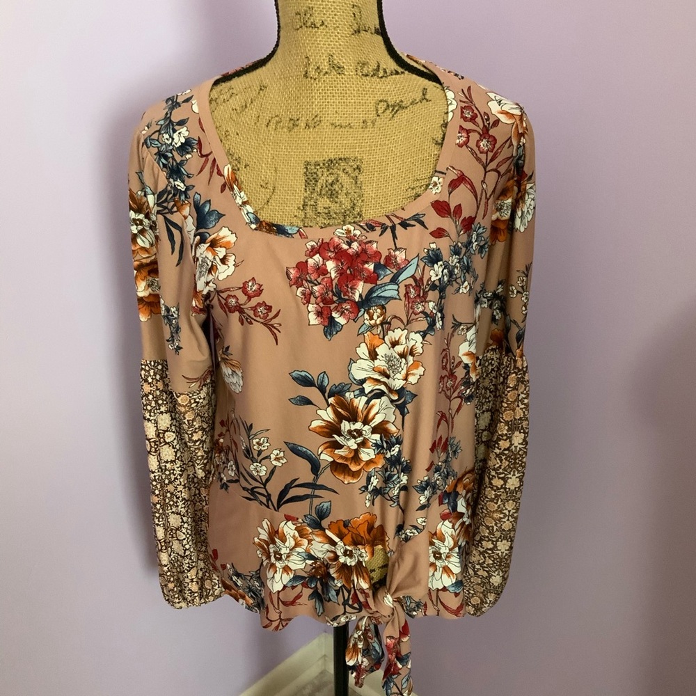 Signature Studio Floral Top Size Small Long Sleeve Elastic Wrist Knotted Waist
